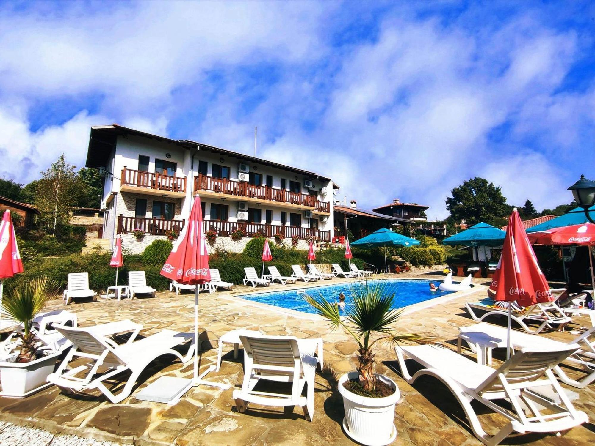 Hotel Family Complex Krisbo Donkovtsi Exteriér fotografie