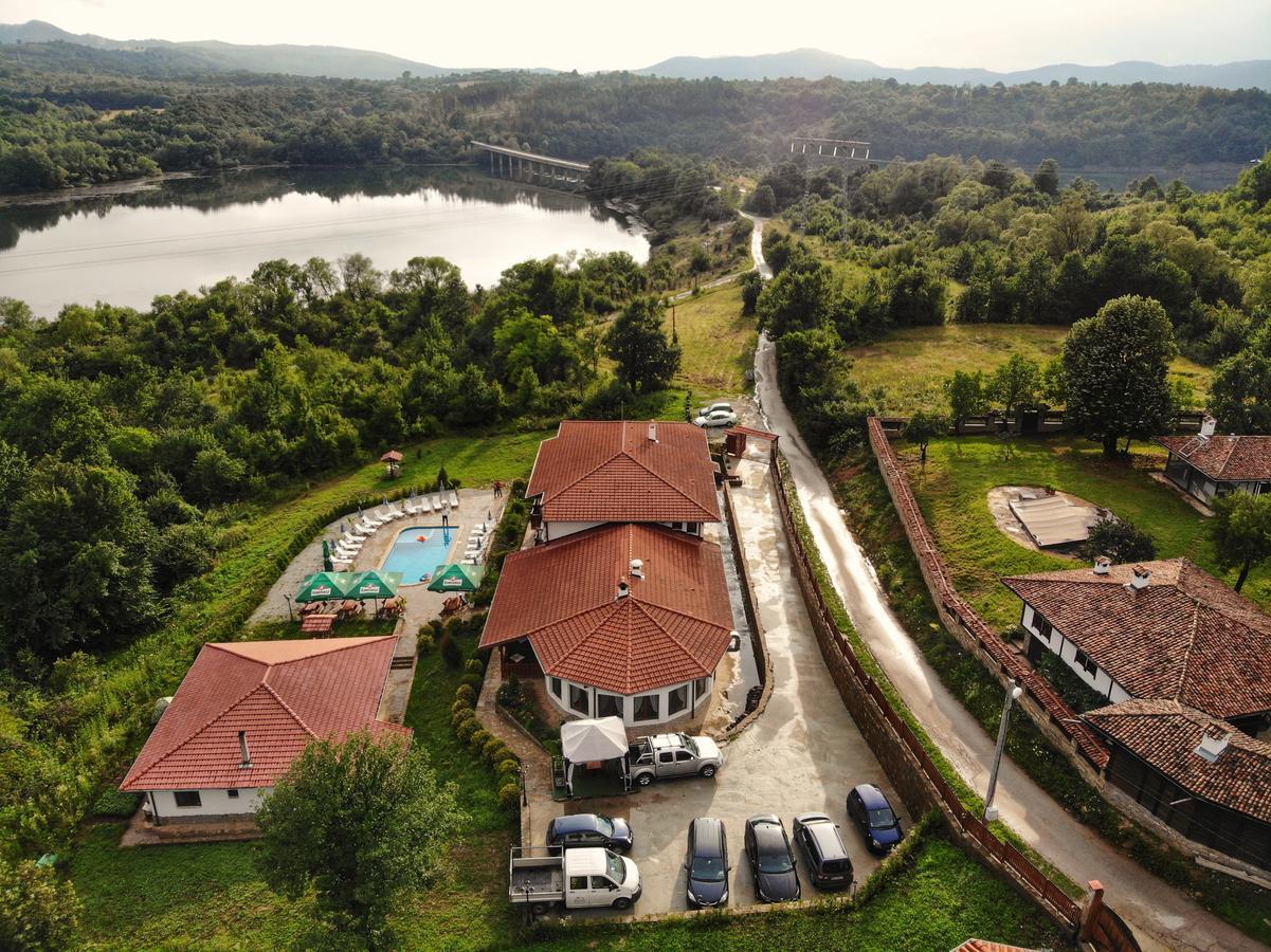 Hotel Family Complex Krisbo Donkovtsi Exteriér fotografie