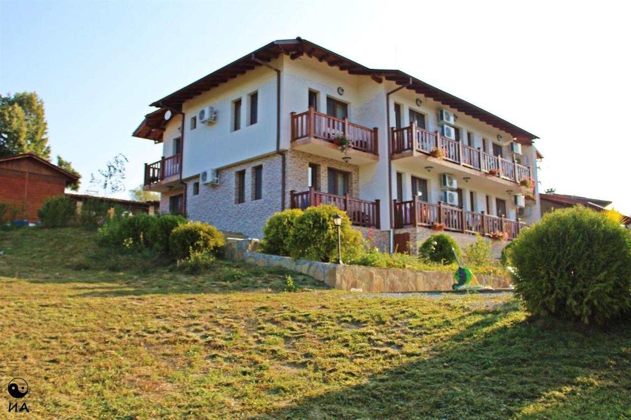 Hotel Family Complex Krisbo Donkovtsi Exteriér fotografie