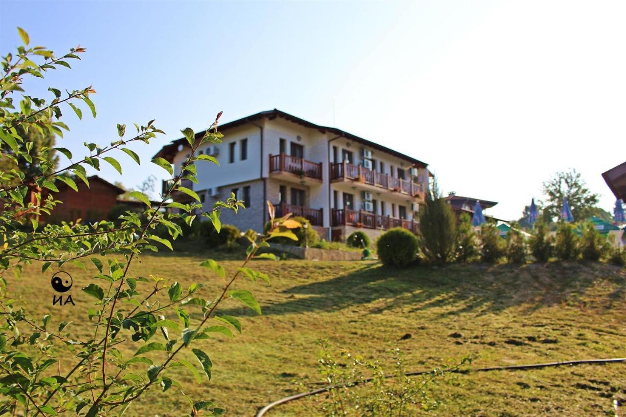 Hotel Family Complex Krisbo Donkovtsi Exteriér fotografie