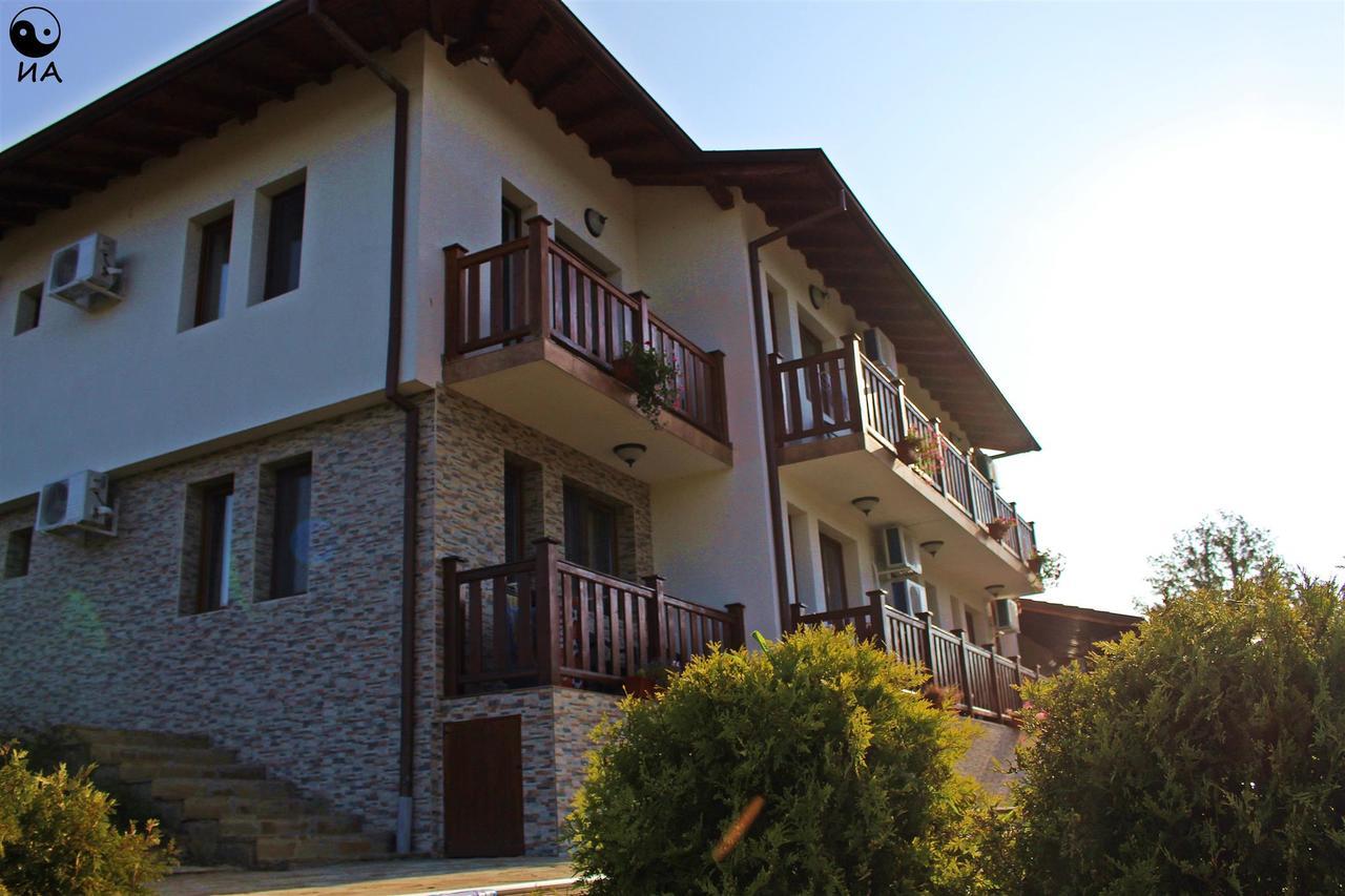 Hotel Family Complex Krisbo Donkovtsi Exteriér fotografie